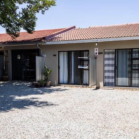 Mykhaya-Your Home Away From Home Kempton Park Dış mekan fotoğraf