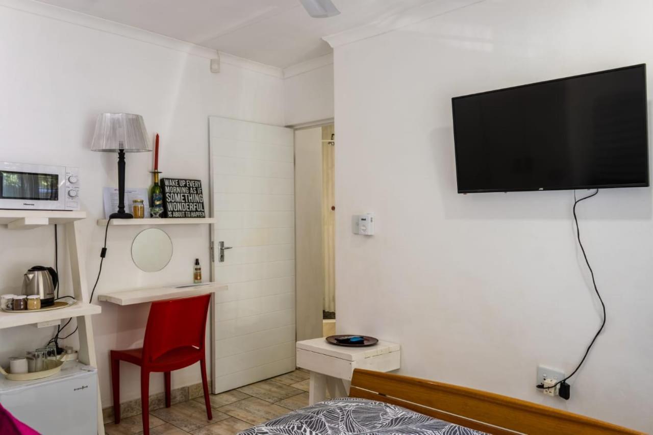 Mykhaya-Your Home Away From Home Kempton Park Dış mekan fotoğraf