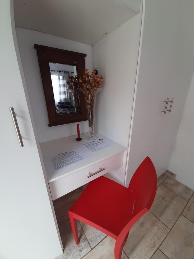 Mykhaya-Your Home Away From Home Kempton Park Dış mekan fotoğraf
